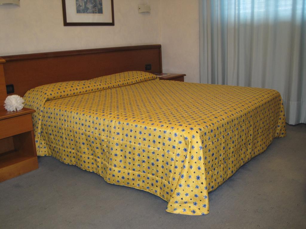 Hotel Italia การ์มาโญลา ห้อง รูปภาพ